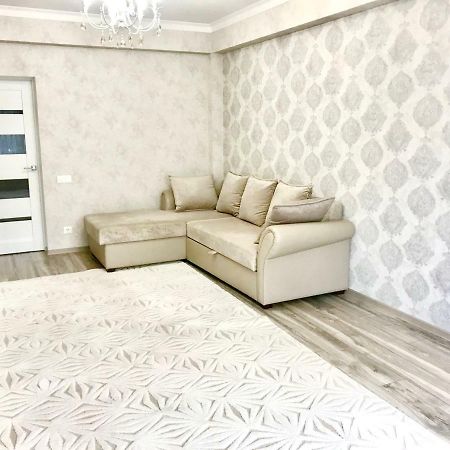 Center Apartment On Albisoara Street Chisinau Luaran gambar