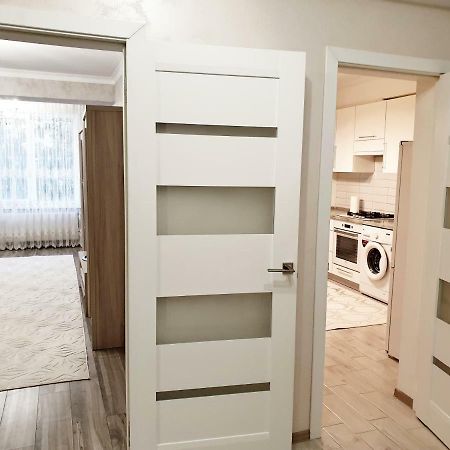 Center Apartment On Albisoara Street Chisinau Luaran gambar