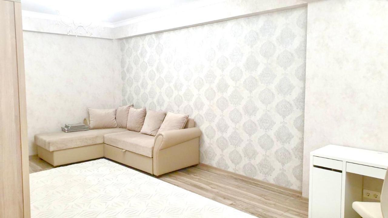 Center Apartment On Albisoara Street Chisinau Luaran gambar
