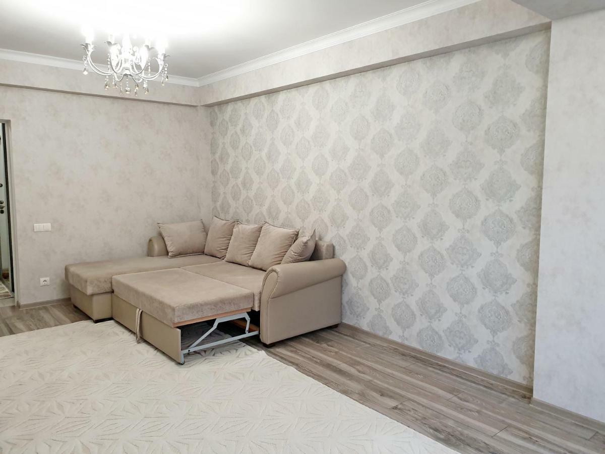 Center Apartment On Albisoara Street Chisinau Luaran gambar