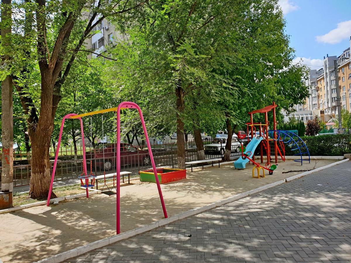 Center Apartment On Albisoara Street Chisinau Luaran gambar