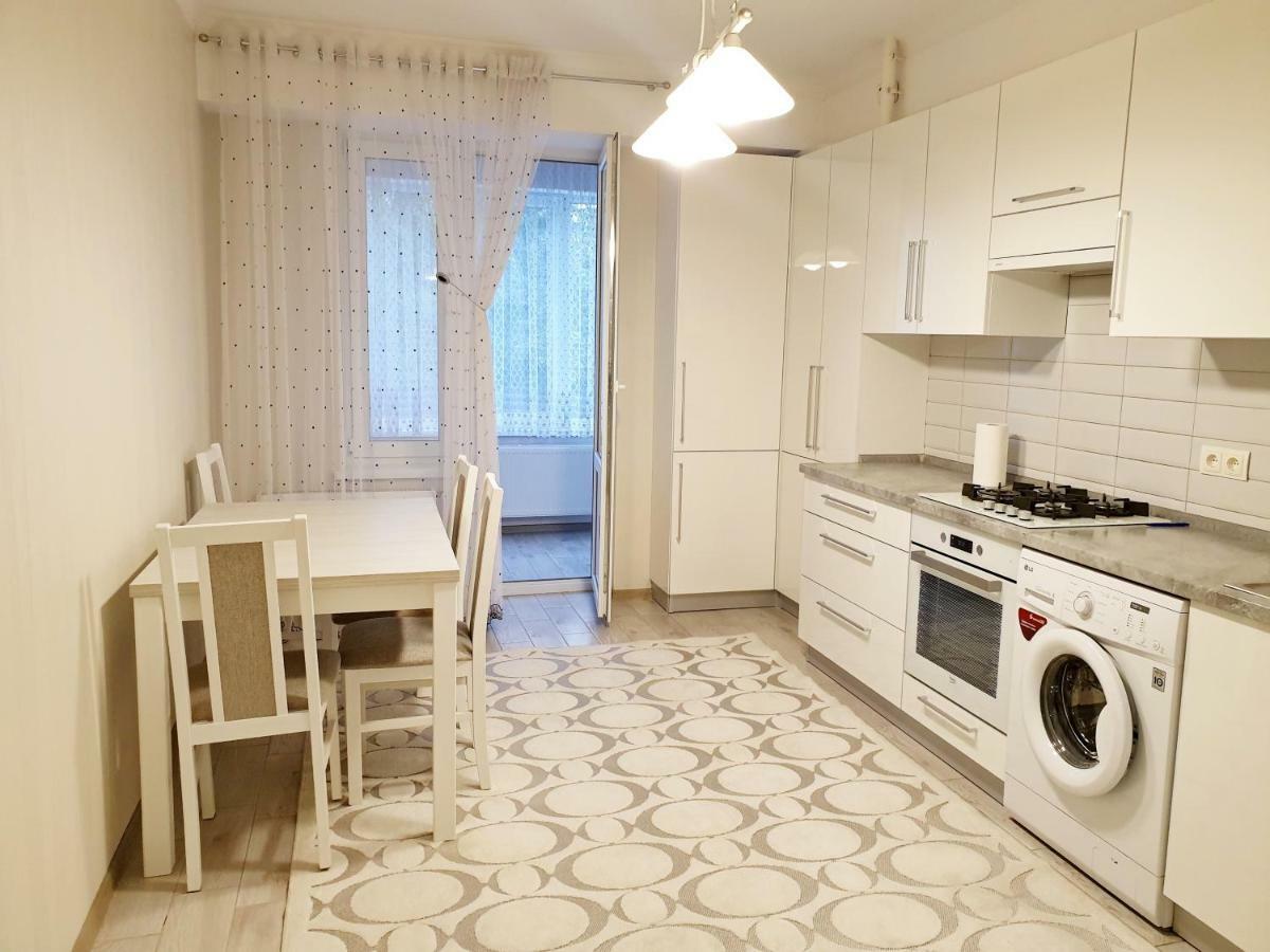 Center Apartment On Albisoara Street Chisinau Luaran gambar